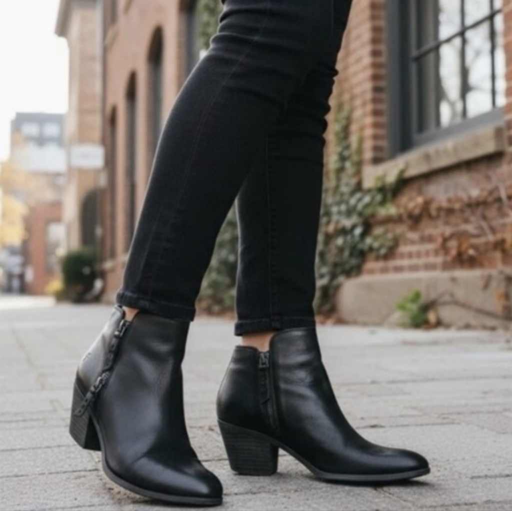 Frye Judith Double Zip Black Leather Ankle Booties Size 8.5